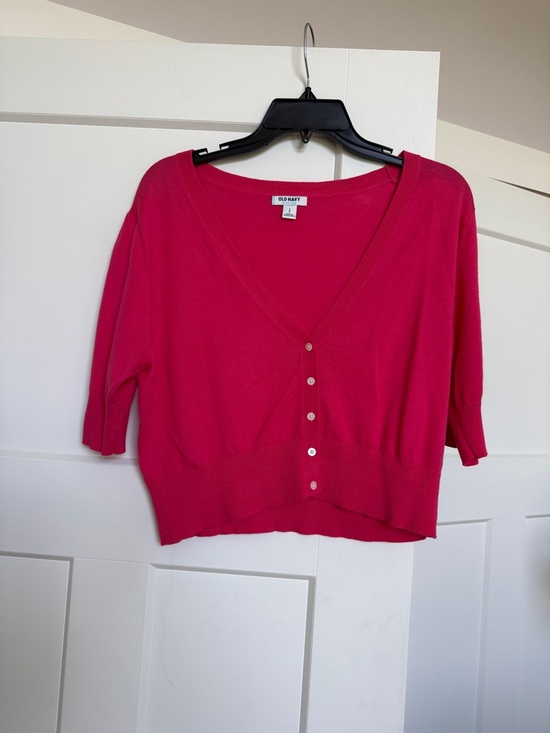 Old Navy Sweaters - Old Navy Hot Pink V-Neck Button Crop Cardigan